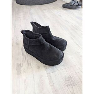 Madden Girl Power Bootie women's size 8 black suede platform‎ ankle boot